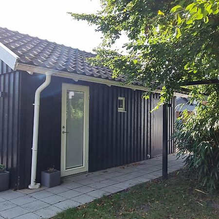 Beach-Near Cozy Cottage Hollviken Exterior photo