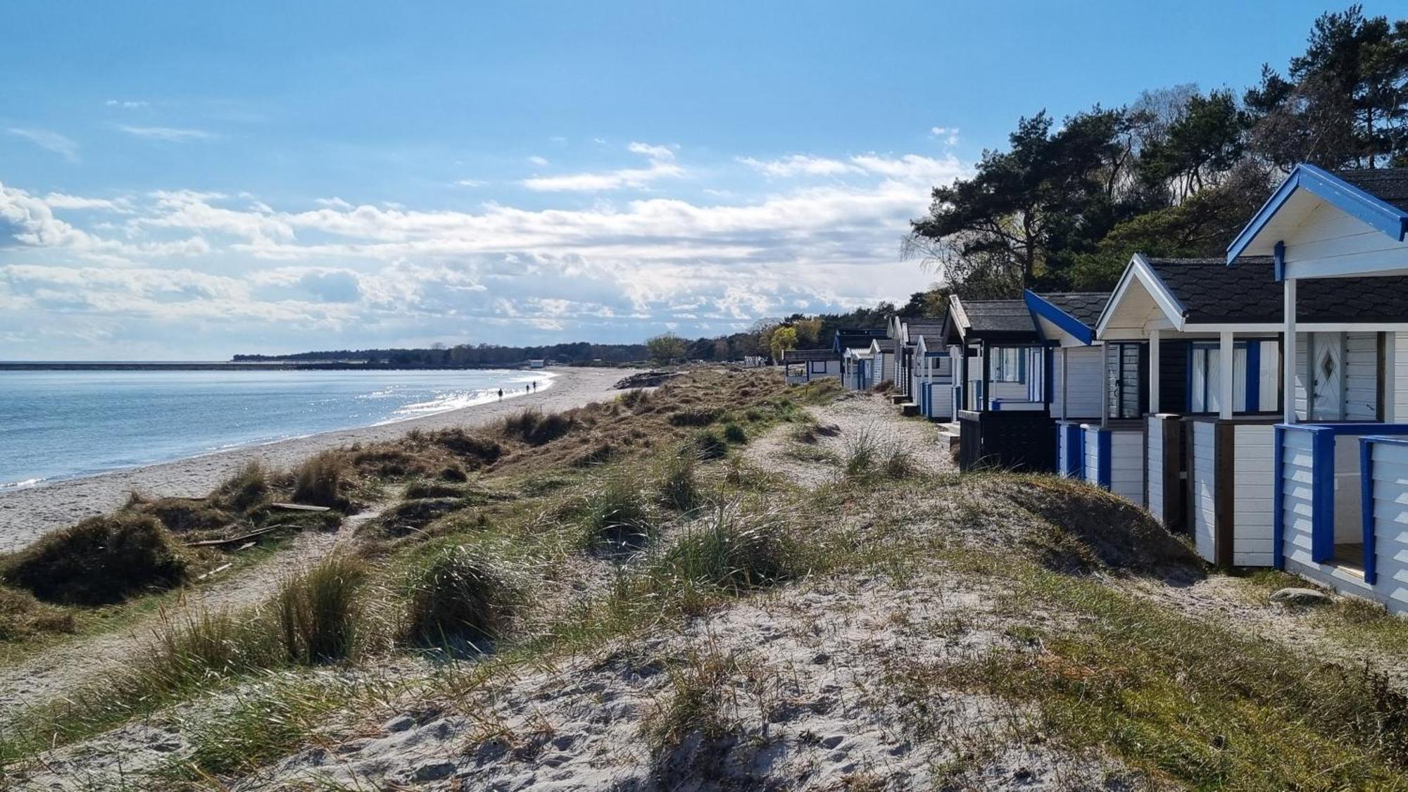 Beach-Near Cozy Cottage Hollviken Exterior photo